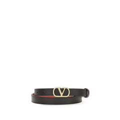 Cinto regular Valentino Garavani em couro de vitelo preto com fivela de cor prateada para homem.