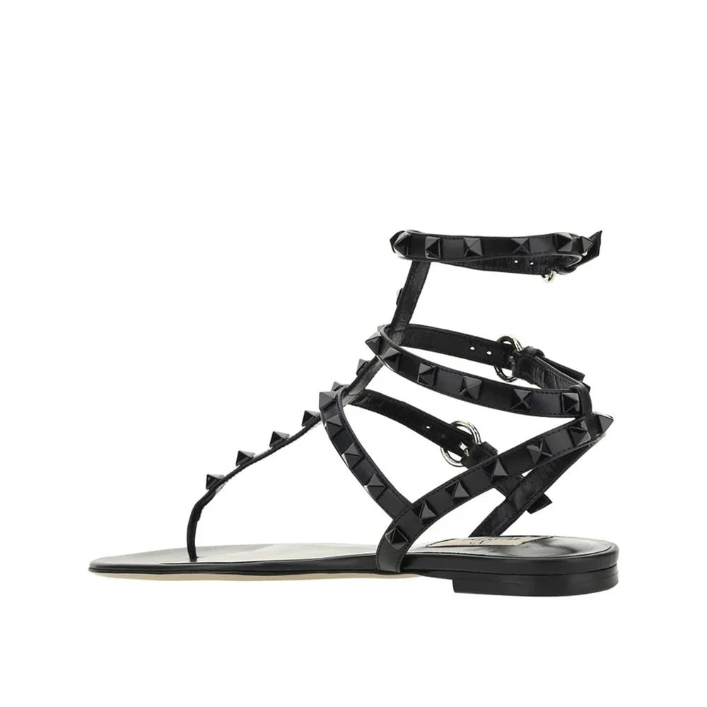 Valentino Garavani Rockstud Flip-Flop Sandlas - EU35/US5 - Sandals