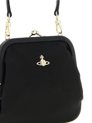 Vista trasera del elegante bolso de noche Vivienne Westwood en viscosa negra, destacando las líneas limpias y la parte trasera minimalista.