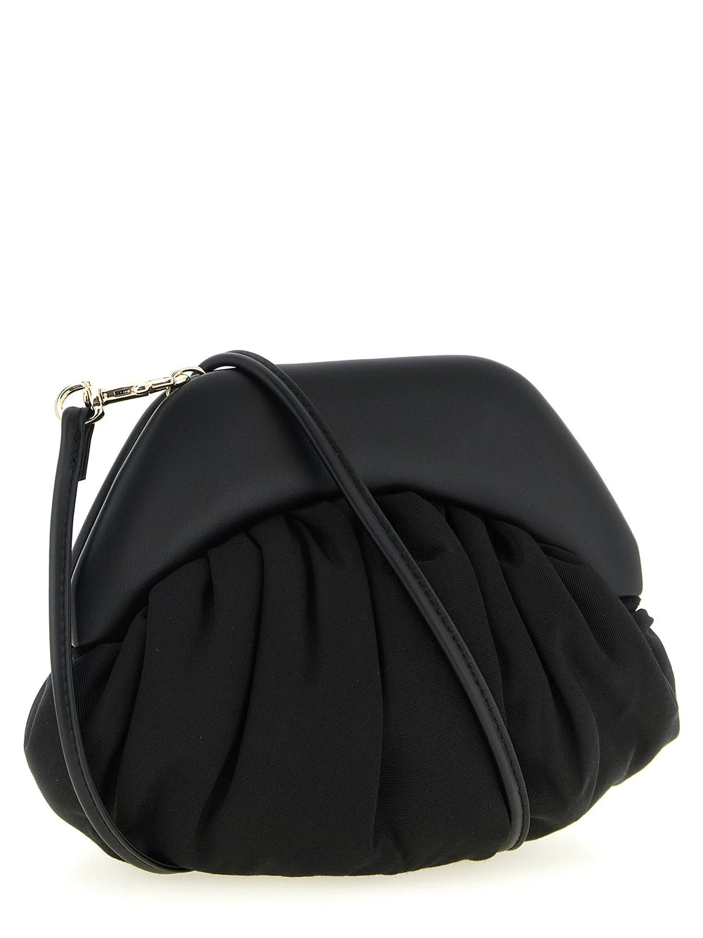 Vista lateral del bolso de mano negro de viscosa de Vivienne Westwood que muestra su silueta delgada y elegante y su estructura.