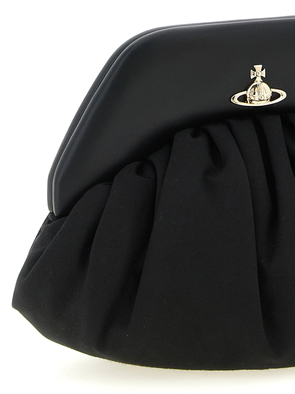 Vista trasera del bolso de mano minimalista negro de Vivienne Westwood en tejido de viscosa premium con costuras tonales limpias.