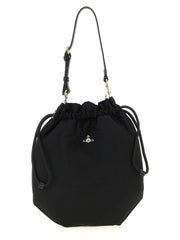 Vorderansicht einer Vivienne Westwood schwarzen Viskose-Handtasche mit dem ikonischen silberfarbenen Orb-Emblem auf einem strukturierten Korpus.
